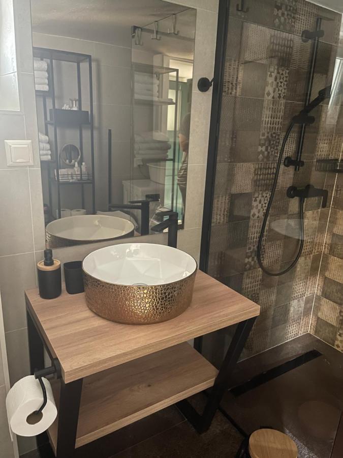 Apartment Mirana With Garden And Free Parking Zadar Zewnętrze zdjęcie